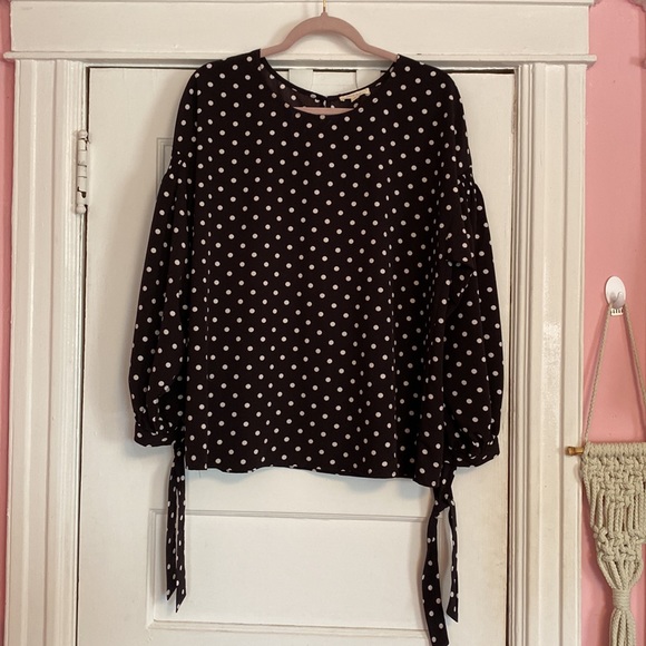 Plus Size Polka Dot Tie Sleeve Blouse - Picture 6 of 7